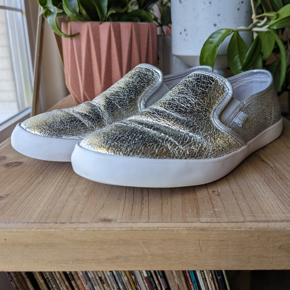 G by Guess Malden Silver Slip-ons - Size 10 - Picture 8 of 10